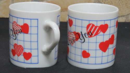 Lovely Vintage Set of Two `I Love You` Porcelain Mugs Handles Interlink Made in Japan H: 6,3 cm