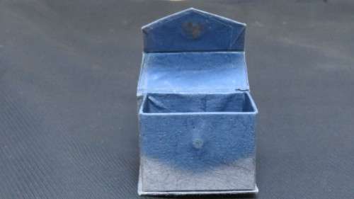 Stunning Vintage Boxed Crystal Glass 3D Laser Etched Angel and Cross Cube Paperweight 3 x 3 x 4,5 cm