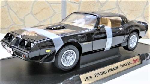 Boxed Yat Ming Die Cast Metal Collection Deluxe Edition 1979 Pontiac Firebird Trans Am Scale 1:18