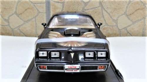 Boxed Yat Ming Die Cast Metal Collection Deluxe Edition 1979 Pontiac Firebird Trans Am Scale 1:18