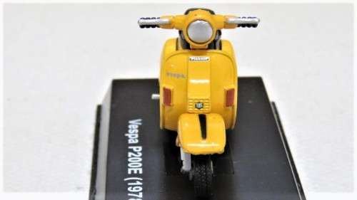 Lovely Boxed New-Ray Piaggio Die Cast  Yellow Vespa P200E (1978) #06046 Scale 1:32 L: 6 cm