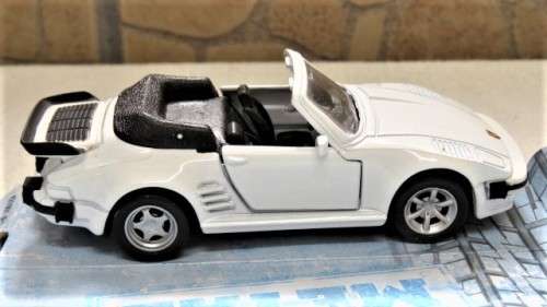 Boxed Maisto `Fresh Metal` Power Racer Porsche 911 Turbo `Flat Nose` Cabriolet Pull Back Action 1:36