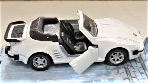 Boxed Maisto `Fresh Metal` Power Racer Porsche 911 Turbo `Flat Nose` Cabriolet Pull Back Action 1:36