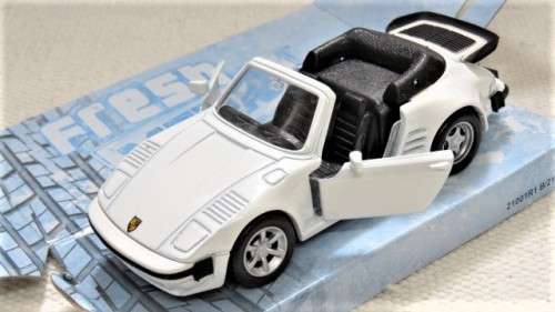 Boxed Maisto `Fresh Metal` Power Racer Porsche 911 Turbo `Flat Nose` Cabriolet Pull Back Action 1:36