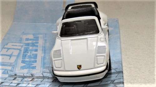 Boxed Maisto `Fresh Metal` Power Racer Porsche 911 Turbo `Flat Nose` Cabriolet Pull Back Action 1:36