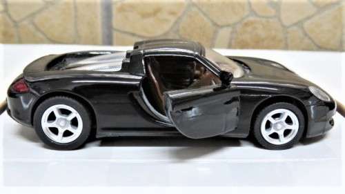 Boxed Kinsmart Die Cast Porsche Carrera GT With Pull Back Action #KT5081 Scale 1:36 L: 12,5 cm