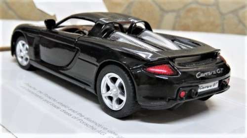 Boxed Kinsmart Die Cast Porsche Carrera GT With Pull Back Action #KT5081 Scale 1:36 L: 12,5 cm