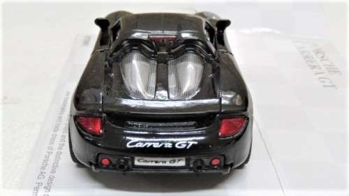 Boxed Kinsmart Die Cast Porsche Carrera GT With Pull Back Action #KT5081 Scale 1:36 L: 12,5 cm
