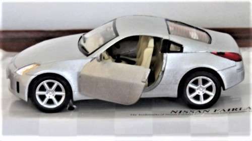 Boxed Kinsmart Scale Collection Models Die Cast Nissan Fairlady 350Z With Pull Back Action 1:34