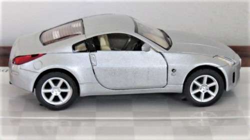 Boxed Kinsmart Scale Collection Models Die Cast Nissan Fairlady 350Z With Pull Back Action 1:34