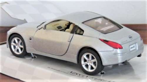Boxed Kinsmart Scale Collection Models Die Cast Nissan Fairlady 350Z With Pull Back Action 1:34