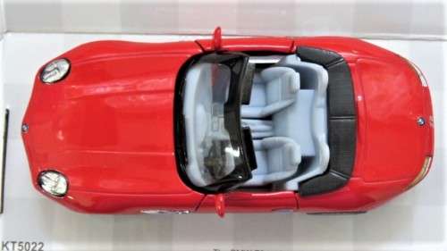 Stunning Boxed Kinsmart Die Cast BMW Z8 With Pull Back Action #KT5022 Scale 1:36 L: 12,5 cm