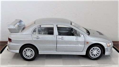 Boxed Kinsmart Die Cast Mitsubishi Lancer Evolution VII With Pull Back Action #KT5052 1:36 13 cm