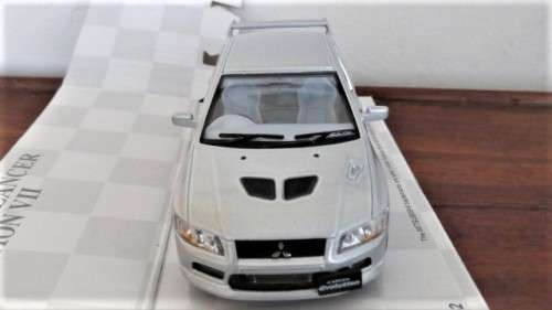 Boxed Kinsmart Die Cast Mitsubishi Lancer Evolution VII With Pull Back Action #KT5052 1:36 13 cm