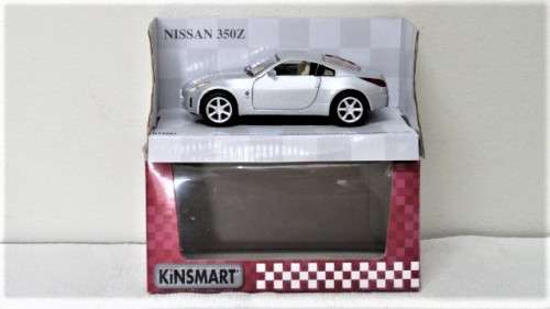 Boxed Kinsmart Die Cast Nissan 350Z With Pull Back Action #KT5061 Scale 1:34 L: 12,5 cm