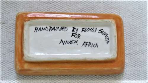 Lovely Vintage Nivek Africa Zimbabwe Handpainted Small Pottery 2 Division Dish Signed 11 x 6 cm