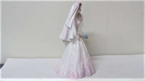 Gorgeous Vintage 1955 Royal Doulton Bone China `The Bride` Figurine #HN2166 H: 21 cm