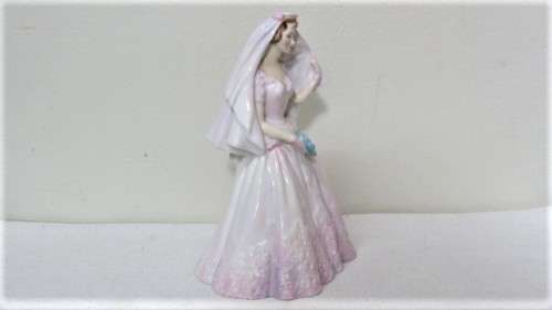 Gorgeous Vintage 1955 Royal Doulton Bone China `The Bride` Figurine #HN2166 H: 21 cm