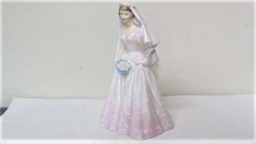 Gorgeous Vintage 1955 Royal Doulton Bone China `The Bride` Figurine #HN2166 H: 21 cm