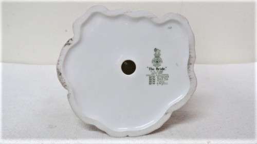 Gorgeous Vintage 1955 Royal Doulton Bone China `The Bride` Figurine #HN2166 H: 21 cm