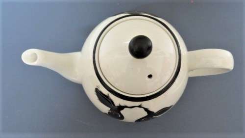 Wonderful Vintage Arthur Wood Staffordshire `Back To Front` Cow Teapot H: 180 mm
