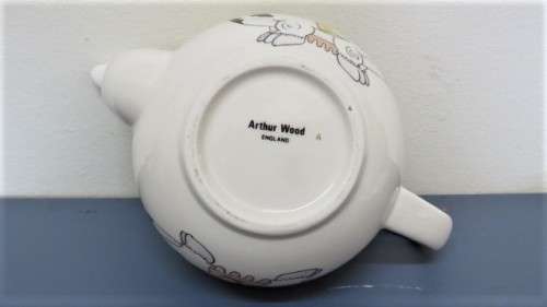 Wonderful Vintage Arthur Wood Staffordshire `Back To Front` Cow Teapot H: 180 mm