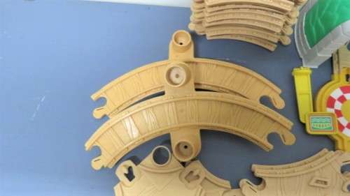 Awesome Vintage 1990`s Fischer-Price Little People Train Set SOLD AS IS