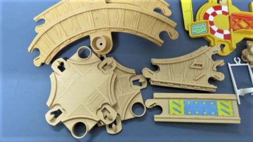 Awesome Vintage 1990`s Fischer-Price Little People Train Set SOLD AS IS