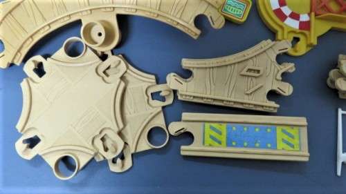 Awesome Vintage 1990`s Fischer-Price Little People Train Set SOLD AS IS