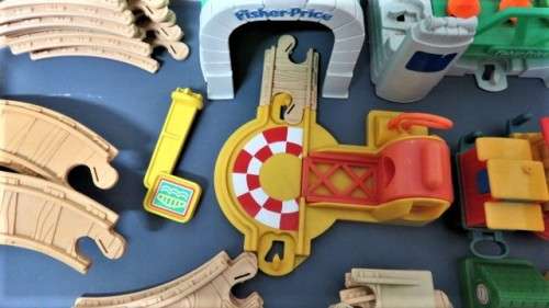 Awesome Vintage 1990`s Fischer-Price Little People Train Set SOLD AS IS