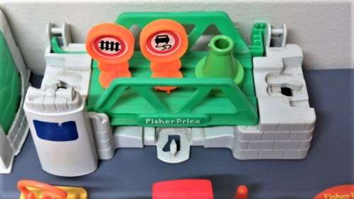 Awesome Vintage 1990`s Fischer-Price Little People Train Set SOLD AS IS