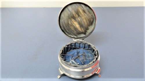 Beautiful Antique Hallmarked Sterling Silver (.925) Footed Round Pin Box 45 x 70 mm 113 g