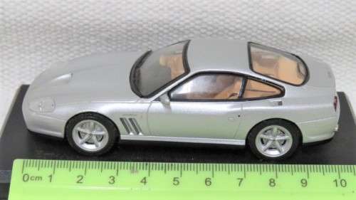 Die Cast Ferrari 575M Maranello Missing Mirror No Plastic Cover Scale 1:43 L: 105 mm SOLD AS IS