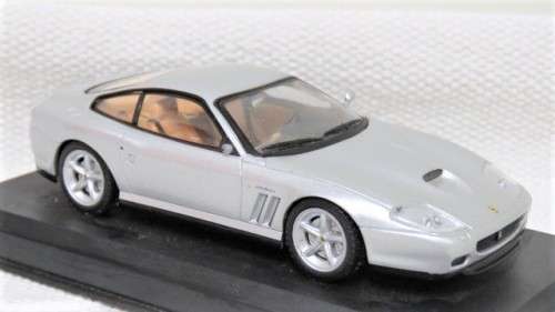 Die Cast Ferrari 575M Maranello Missing Mirror No Plastic Cover Scale 1:43 L: 105 mm SOLD AS IS