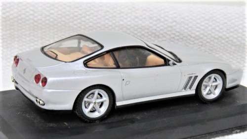 Die Cast Ferrari 575M Maranello Missing Mirror No Plastic Cover Scale 1:43 L: 105 mm SOLD AS IS