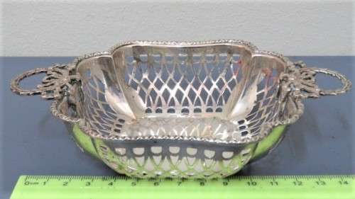 Hallmarked Antique Birmingham Synyer & Beddoes George V 1913 Silver Bon Bon Dish 160 x 35 mm 90 g