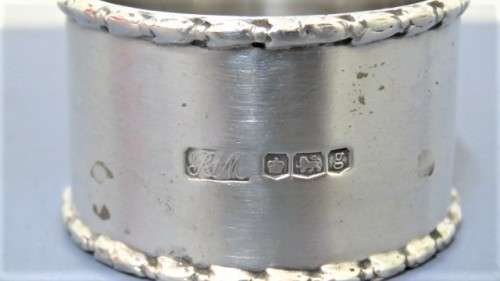 Hallmarked Vintage Sheffield RF Mosley 1924-25 Monogrammed Silver Serviette Ring 48 x 30 mm (39 g)