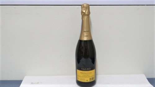 Sealed 750ml Bottle of Award Winning Valdo Marca Oro Prosecco Extra Dry Sparkling Wine