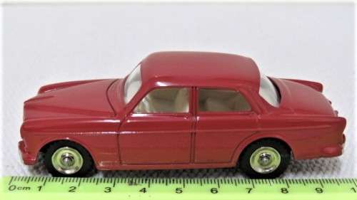 Boxed Dinky Toys DeAgostini Die Cast Volvo 122S #184 Scale 1:43 L: 98 mm