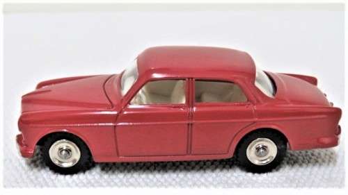 Boxed Dinky Toys DeAgostini Die Cast Volvo 122S #184 Scale 1:43 L: 98 mm