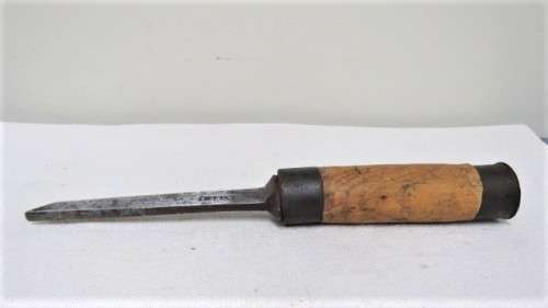 Fabulous Antique T Shaw Mortise Chisel Wood Handle L: 280 mm SOLD AS IS