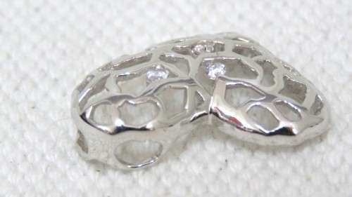 Beautiful Vintage Sterling Silver 925 Openwork Heart Pendant Small Clear Stones 26 x 28 mm (4.4 g)