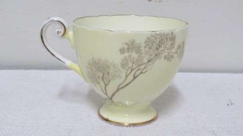 Beautiful Vintage Shelley Fine Bone China Trio Hand Painted Tree And Flower Decoration