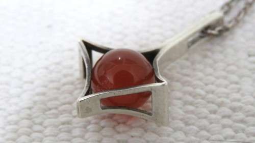 Vintage Sterling Silver 925 Trace Chain/Finnish 813H Silver Modern Pendant Carnelian Sphere 6.9 g