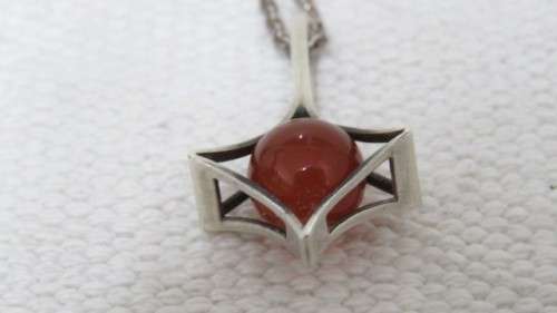 Vintage Sterling Silver 925 Trace Chain/Finnish 813H Silver Modern Pendant Carnelian Sphere 6.9 g