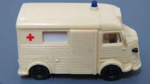 3 Vintage Miniature Plastic Car Models (2 x Eko, 1 x Praline) No Boxes See Description SOLD AS IS