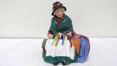 Superb Rare Vintage 1948 Royal Doulton `Silks And Ribbons` Porcelain Figurine HN 2017 130 x 160 mm