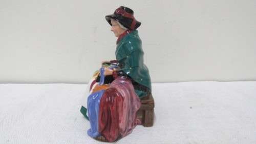 Superb Rare Vintage 1948 Royal Doulton `Silks And Ribbons` Porcelain Figurine HN 2017 130 x 160 mm