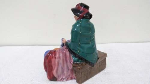 Superb Rare Vintage 1948 Royal Doulton `Silks And Ribbons` Porcelain Figurine HN 2017 130 x 160 mm