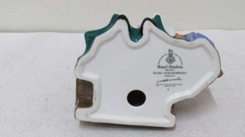 Superb Rare Vintage 1948 Royal Doulton `Silks And Ribbons` Porcelain Figurine HN 2017 130 x 160 mm